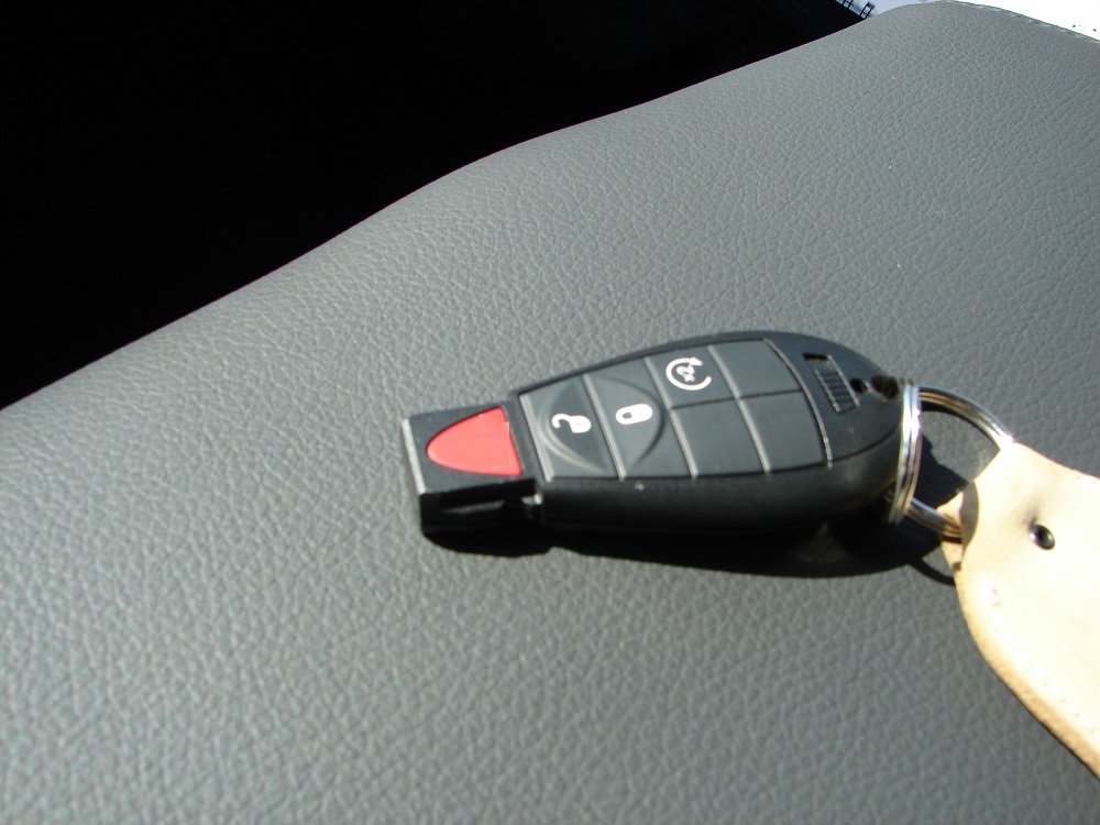 Dodge-key-fobs-keyless-control